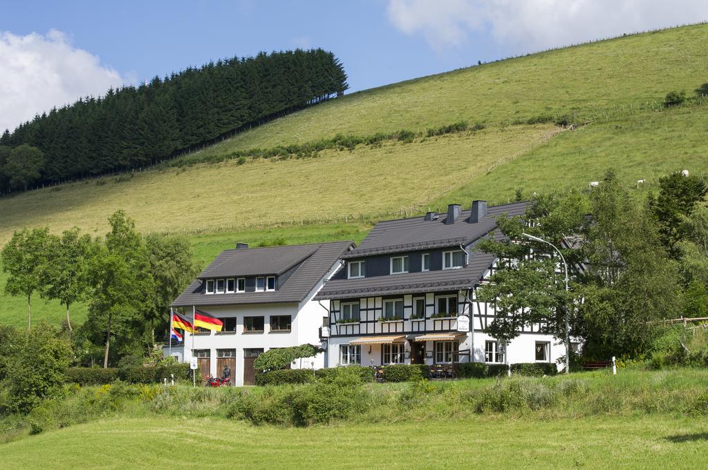 Landhaus Zum Sorpetal Hotel Schmallenberg Exterior foto